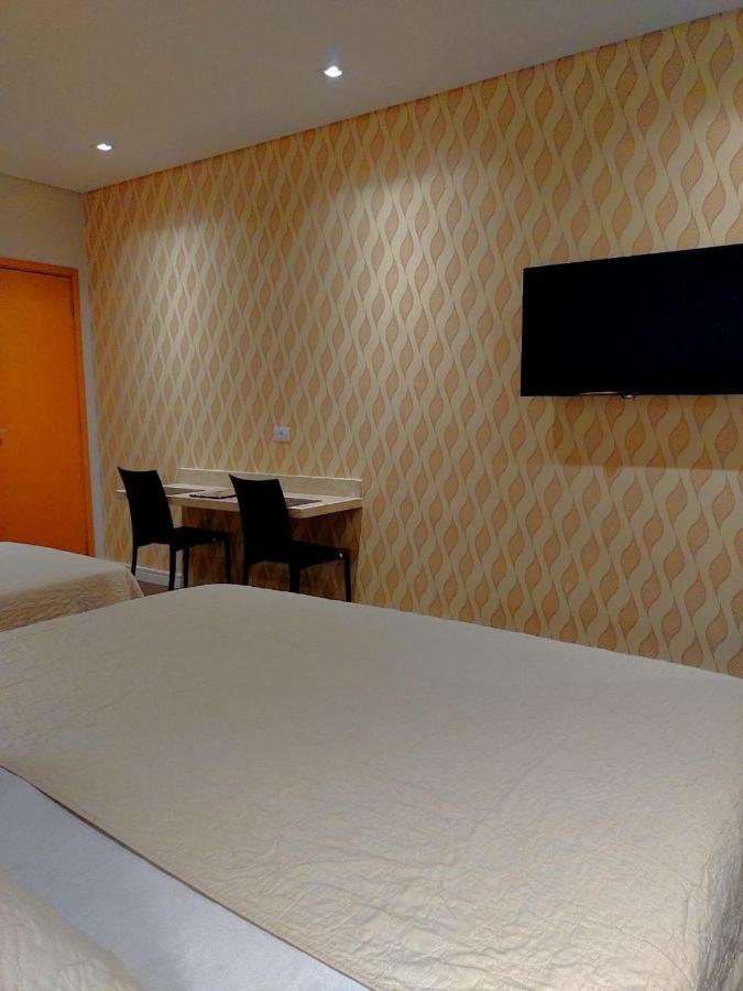 Guess Hotel & Motel Гуарульос Екстериор снимка