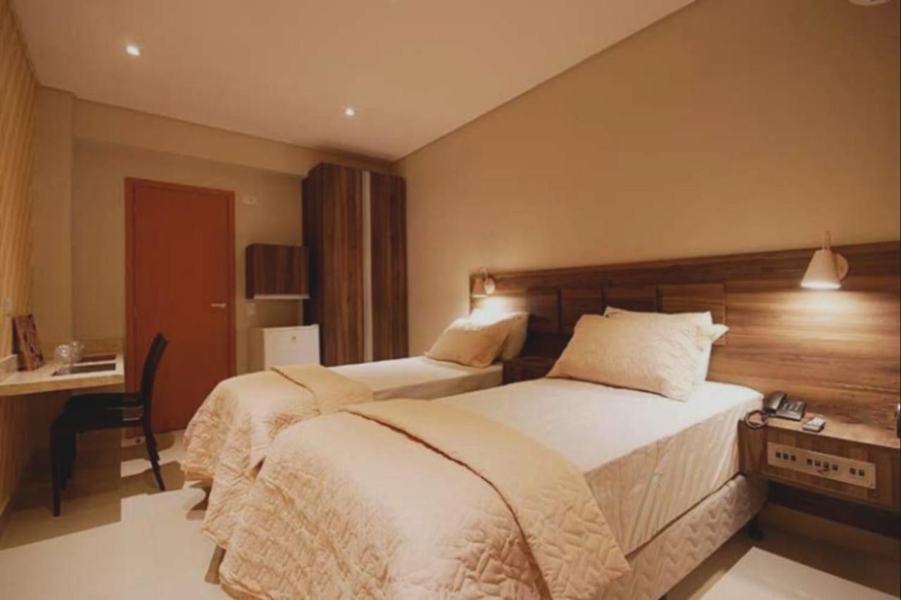 Guess Hotel & Motel Гуарульос Екстериор снимка