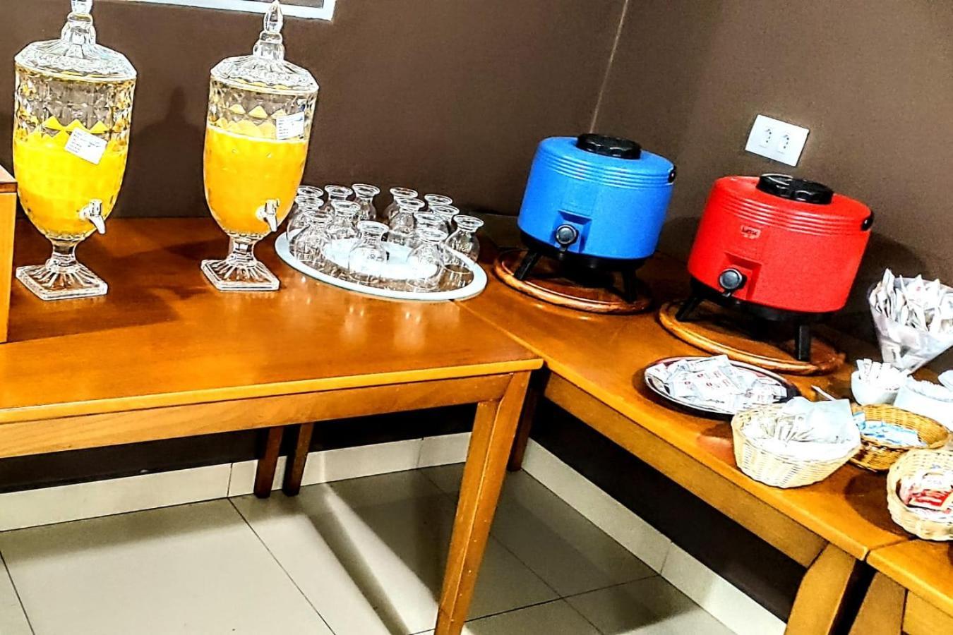 Guess Hotel & Motel Гуарульос Екстериор снимка